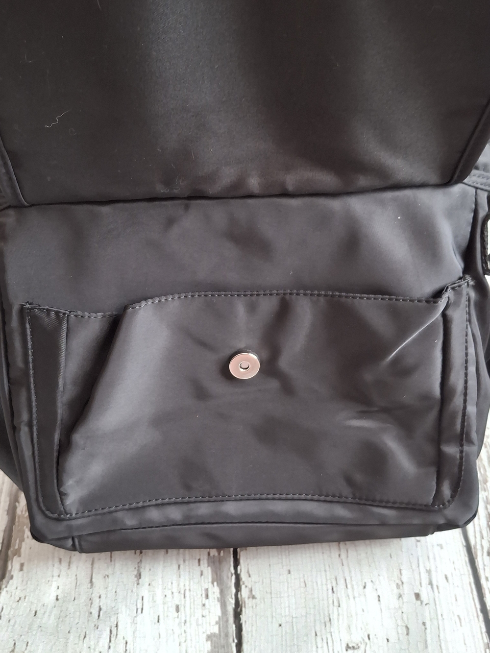 BearPaw Black Crossbody Sling Bag - Casual Everyday Carry Womens - Picture 3 of 5